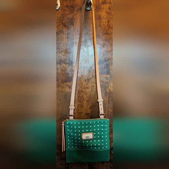💚UNIQUE🌟UGG crossbody purse/sling bag🌟perforated detail🍀green leather! COOL! - Picture 2 of 15